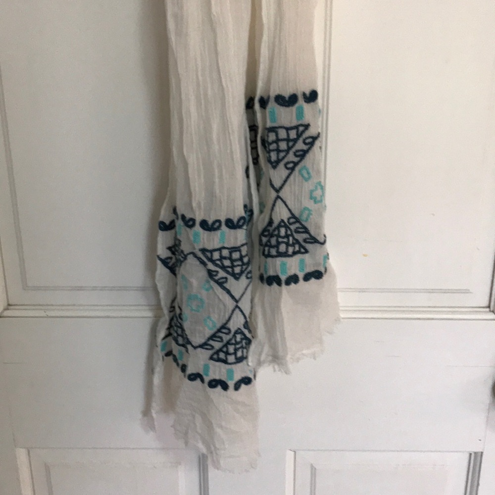 Boho Style Scarf - Picture 4 of 4